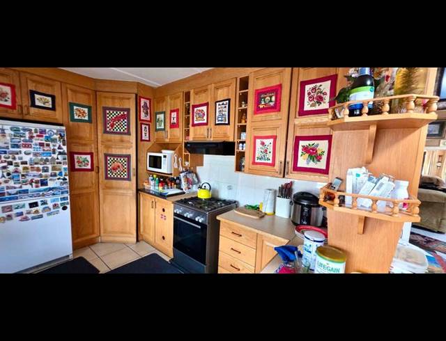 3 BEDROOM HOUSE FOR SALE IN VAN RIEBEECK PARK